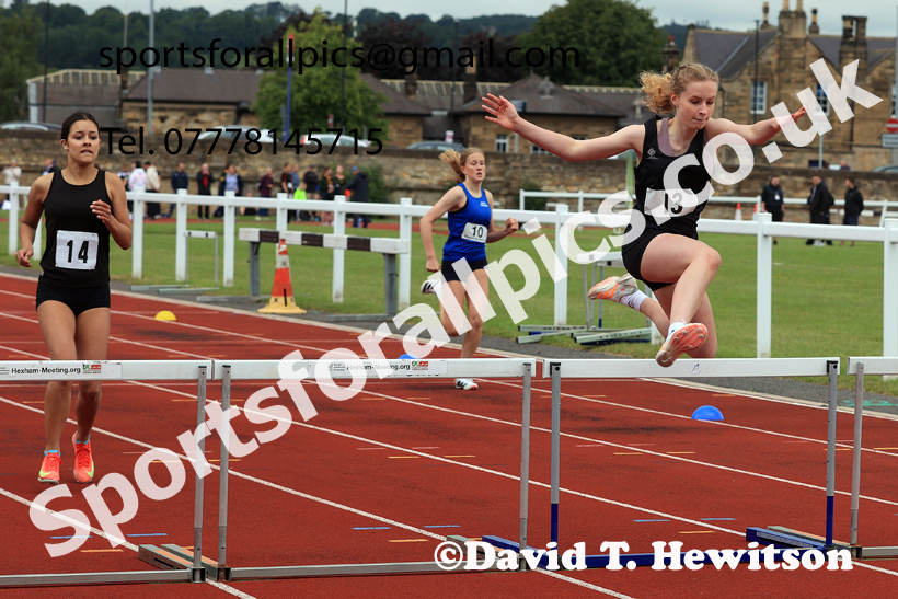 Hurdles, 2026 Northumberland Schools Track and Field, Wentworth, Hexhan. Photo: David T. Hewitson/Sports for All Pics